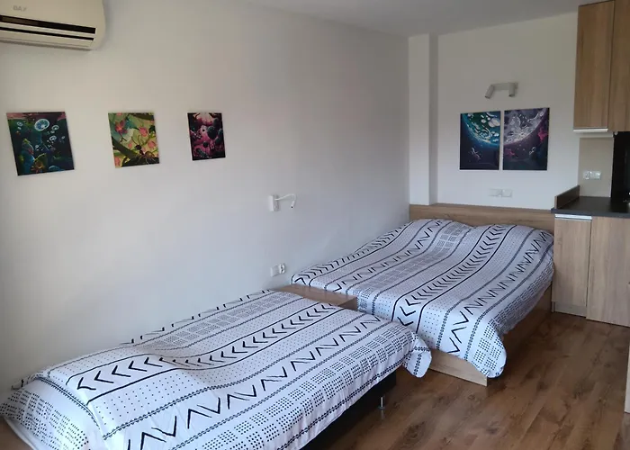 Апартаменти Royal Palm Studio,