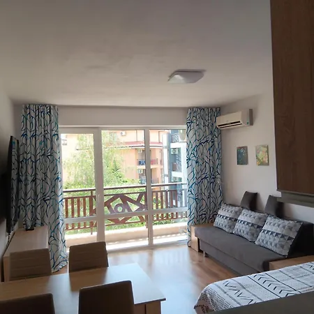 Апартаменти Royal Palm Studio, *